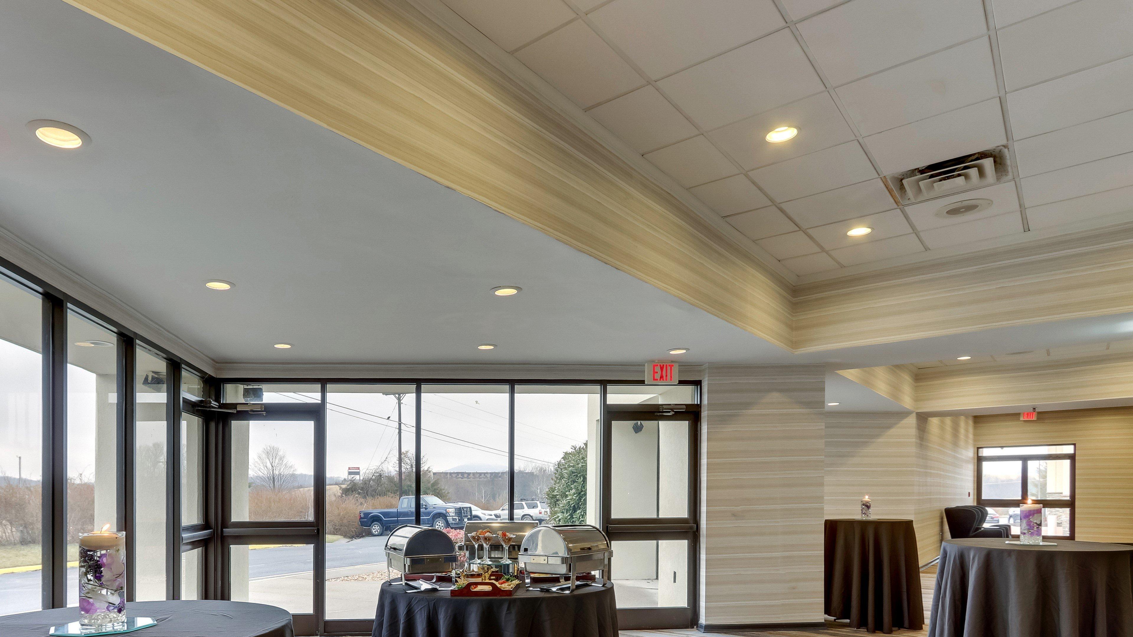 Holiday Inn Staunton Conference Center By Ihg Exterior photo