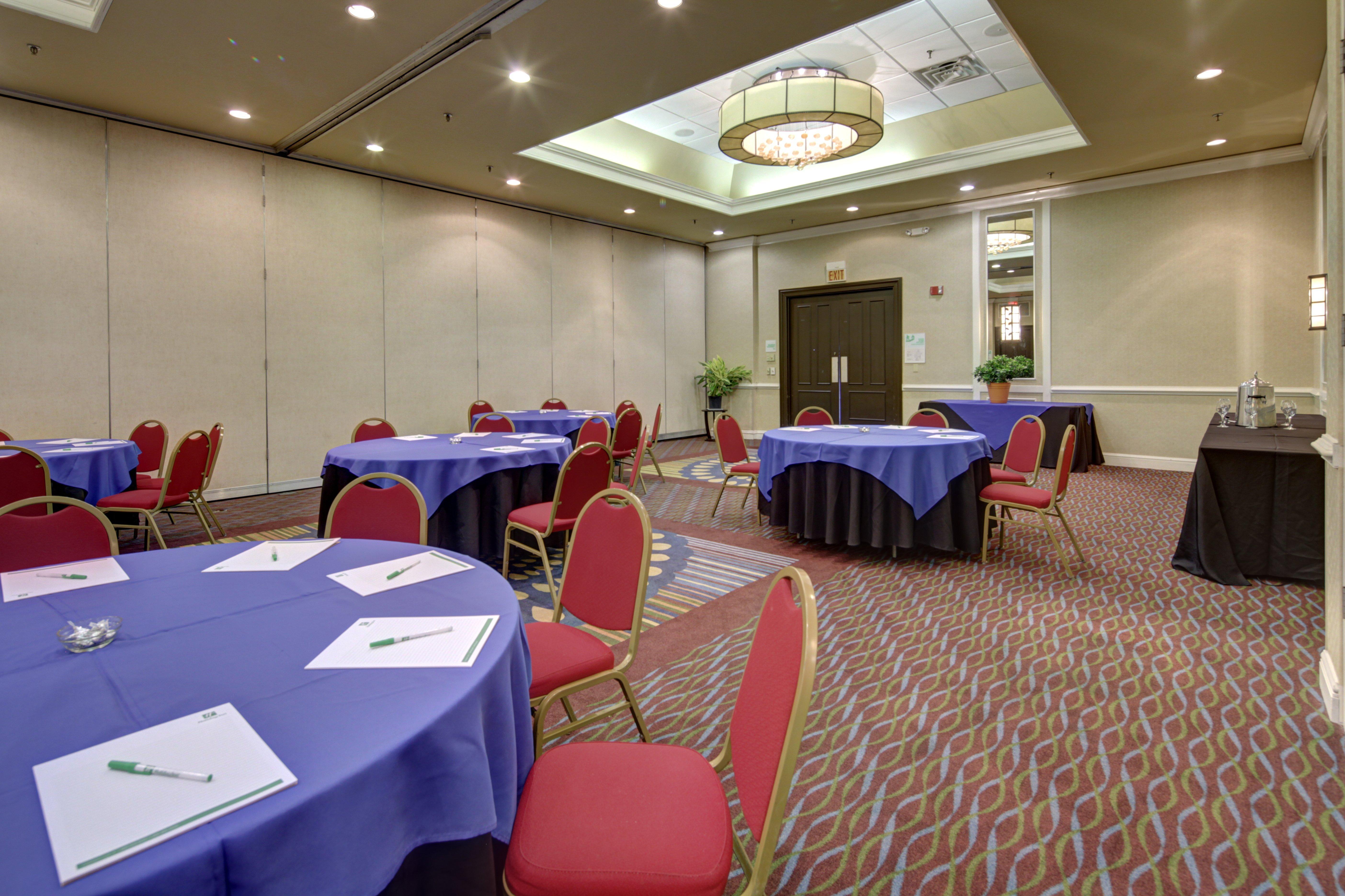 Holiday Inn Staunton Conference Center By Ihg Exterior photo